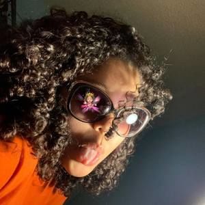 Meet your Posher, Lia